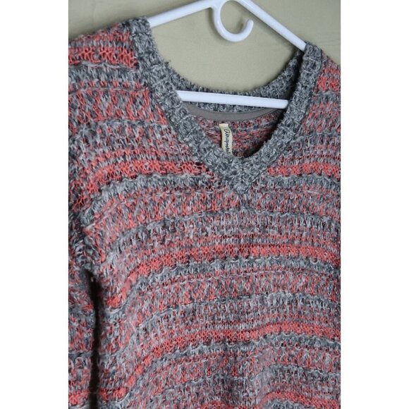 Aeropostale Knit Sweater Womens Size XS Gray Pink Stripe Long Sleeves Oversized - Picture 4 of 9